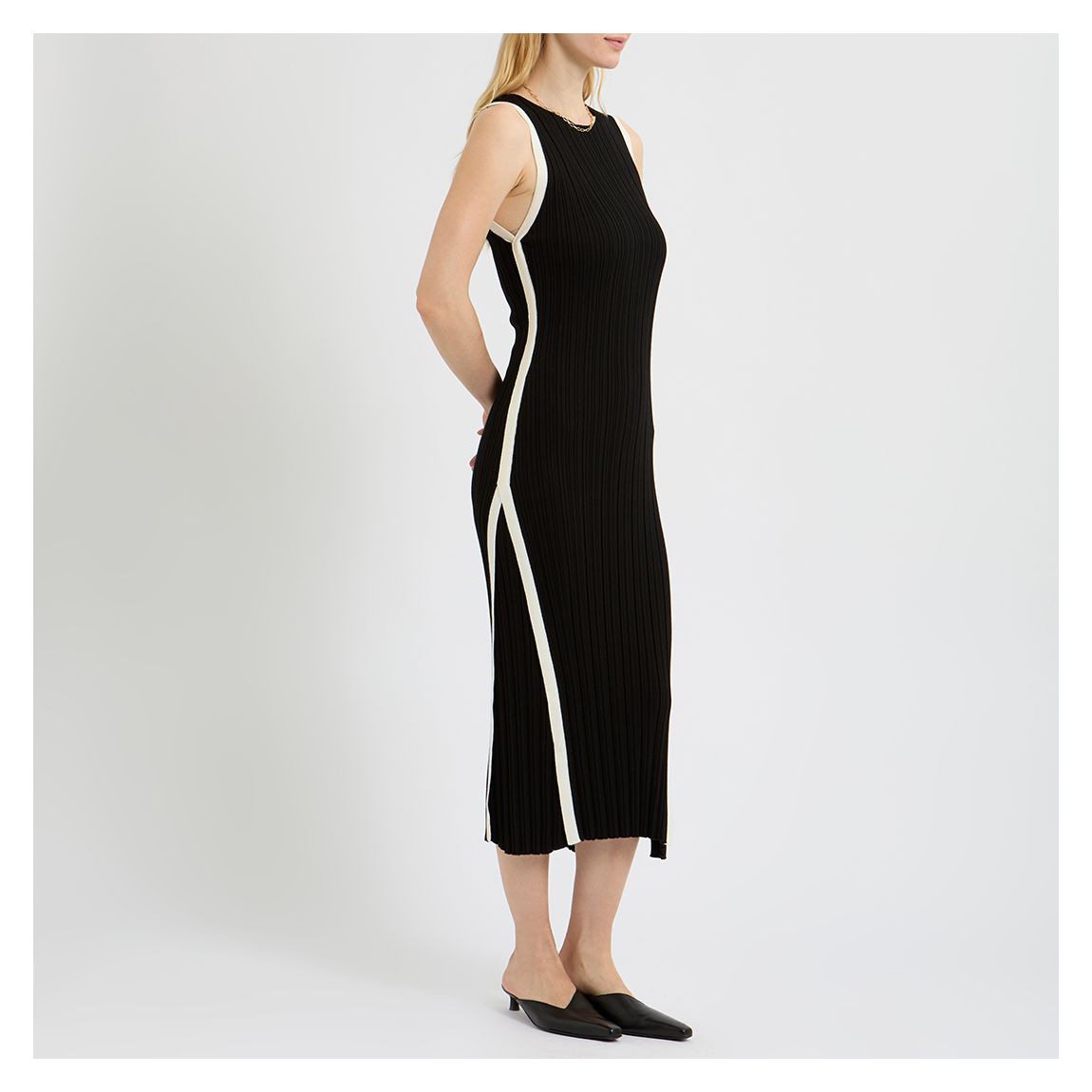 Black/ White OE KIARA-COLOURBLOCK KNIT BLACK/WHITE main product photo