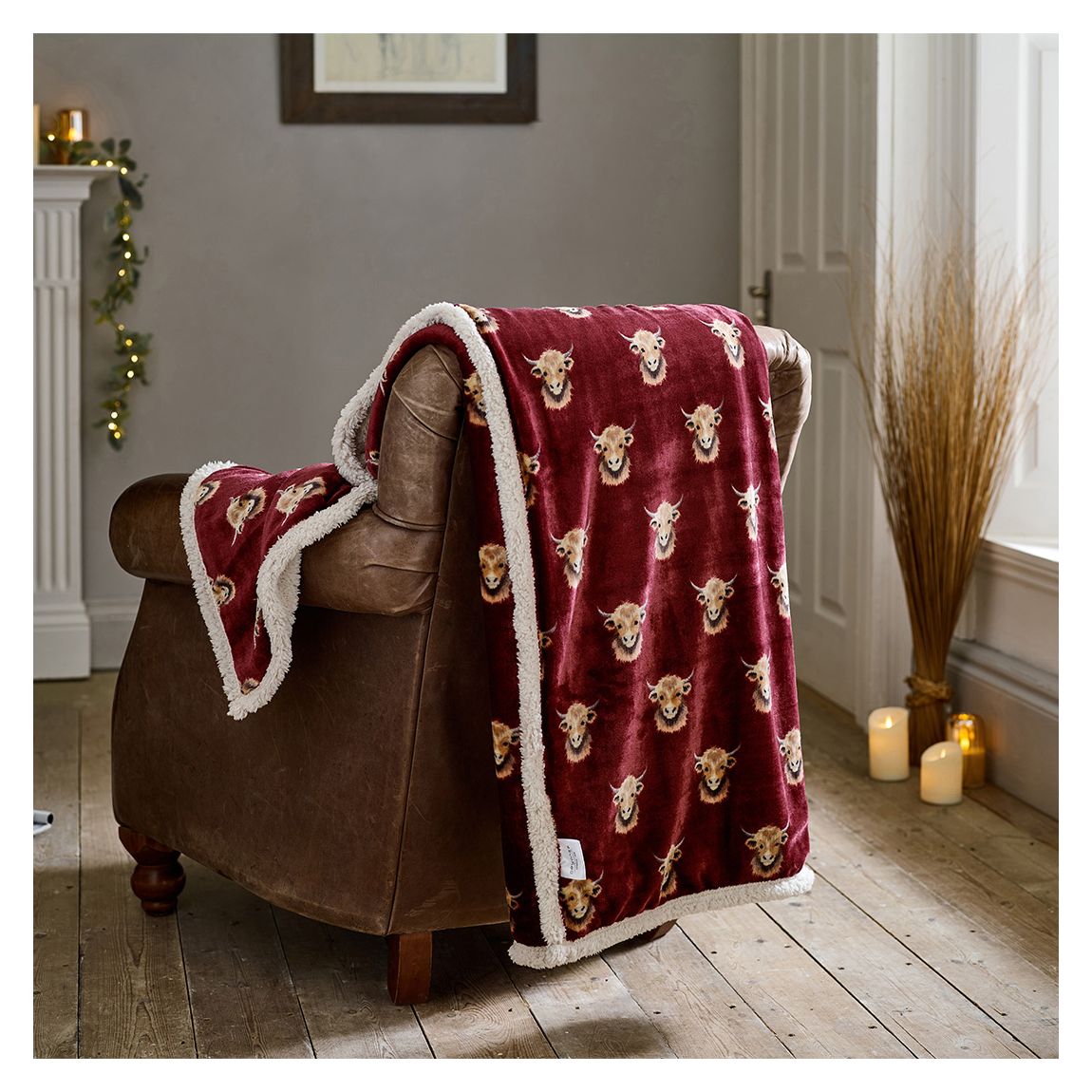Highland Cows 140x180cm Throw, Burgundy main product photo