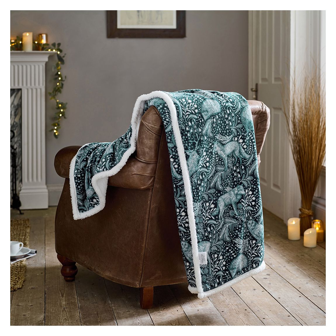 Woodland Folk 140x180cm Throw, Green main product photo