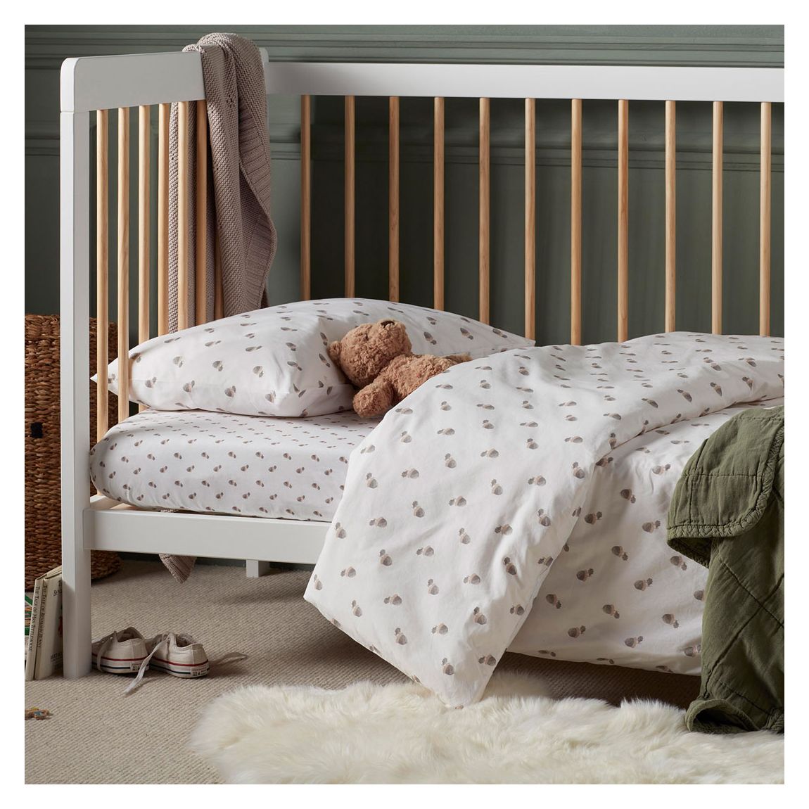 Acorn 100% Organic Cotton Cot Bed Fitted Sheet, Multi main product photo