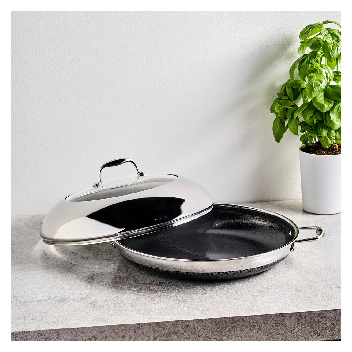 35cm Hybrid Multi Pan with Lid main product photo