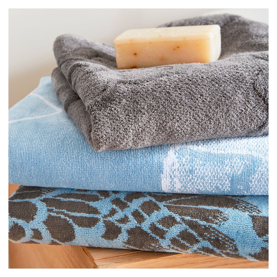 Photo Magnolia Hand Towel, Blue main product photo