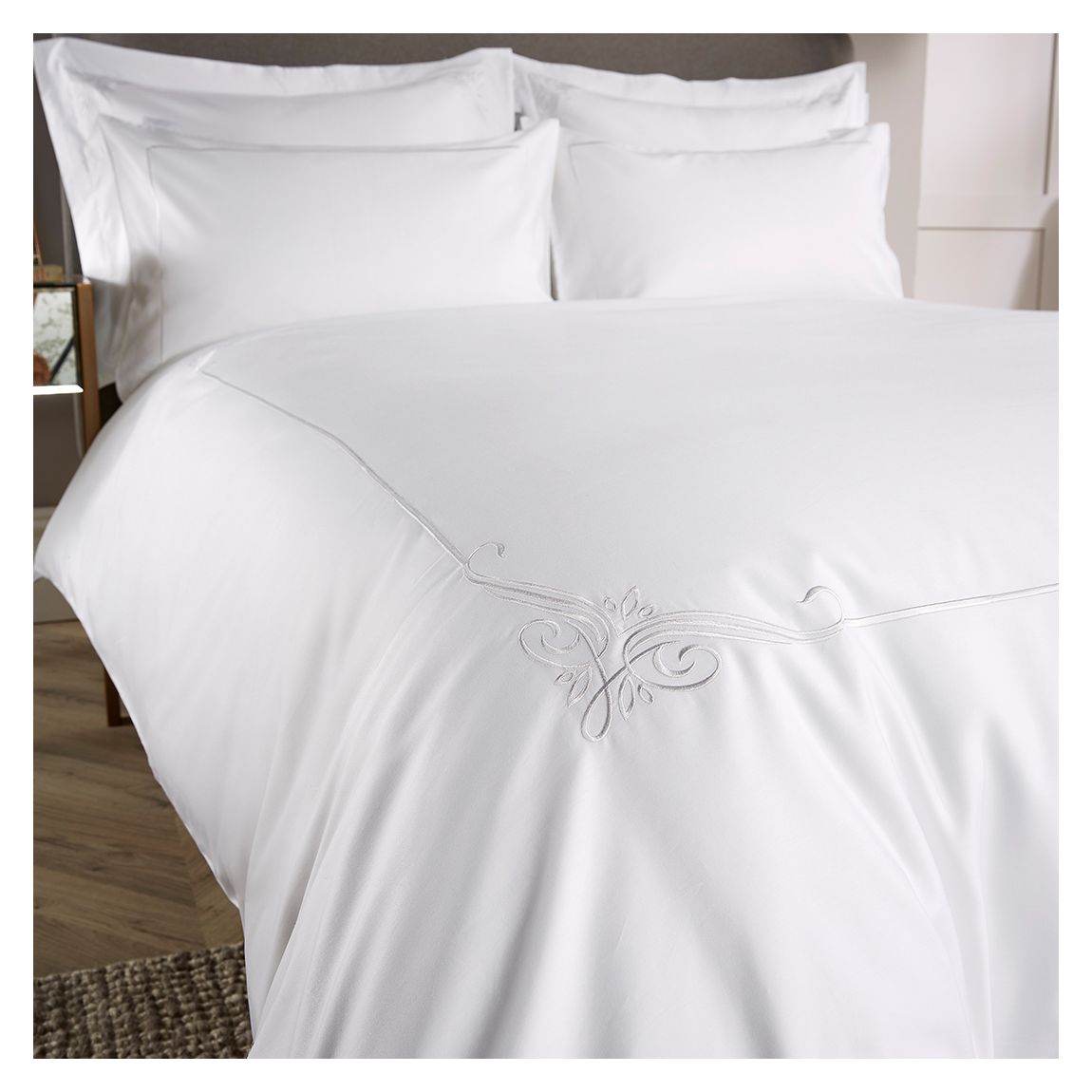 600TC Corner Motif Super King Duvet Cover, White main product photo