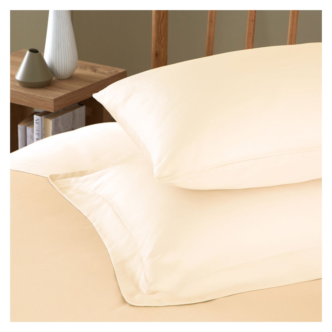 400TC Pair of Housewife Pillowcases, Cream main product photo