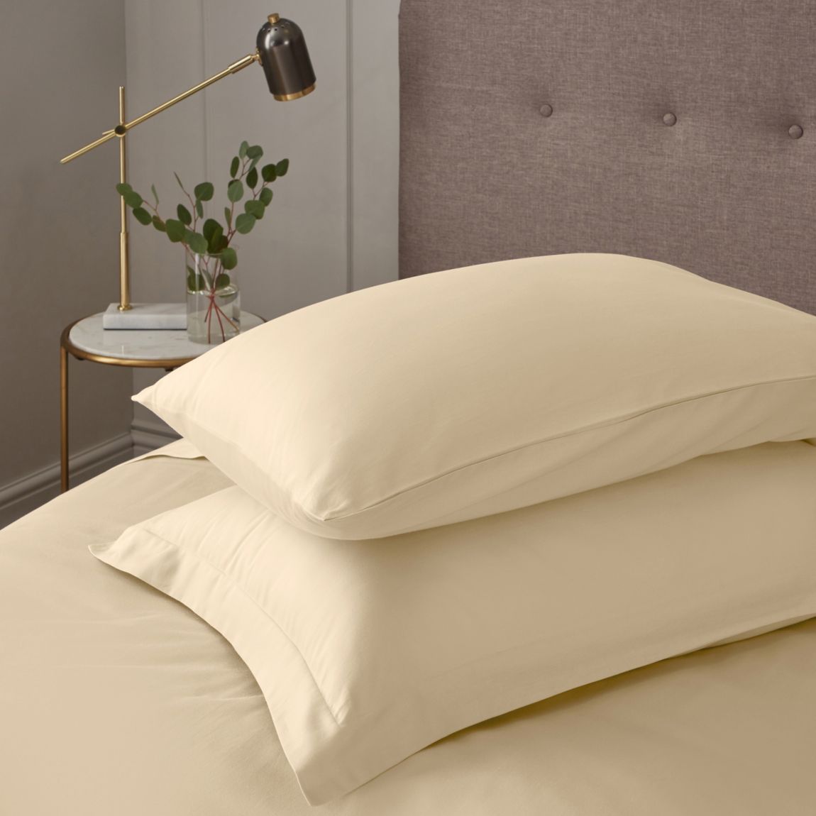 Luxury 600TC Pair of Housewife Pillowcases, Cream main product photo