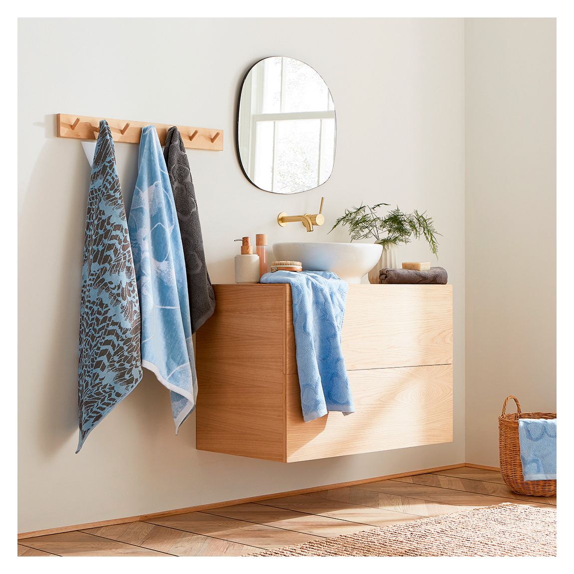 Photo Magnolia Bath Sheet, Blue main product photo
