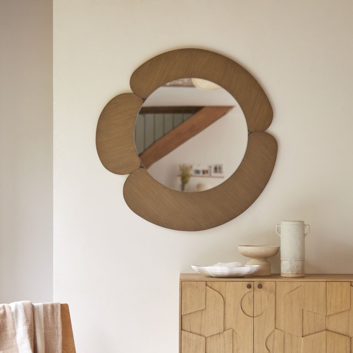 Sara - Round mirror in light mindi wood, 110x110 cm main product photo