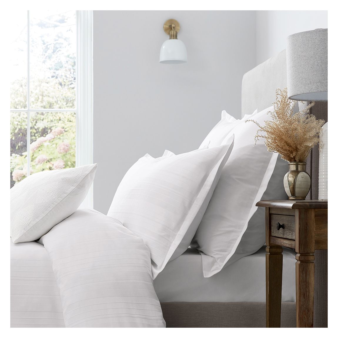 Seren Kingsize Duvet Cover, White main product photo