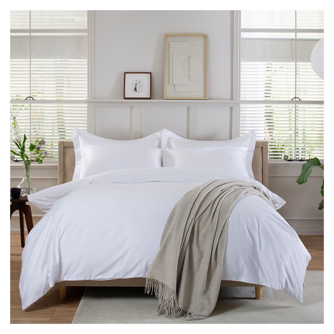 800 TC Double Duvet Set, White main product photo
