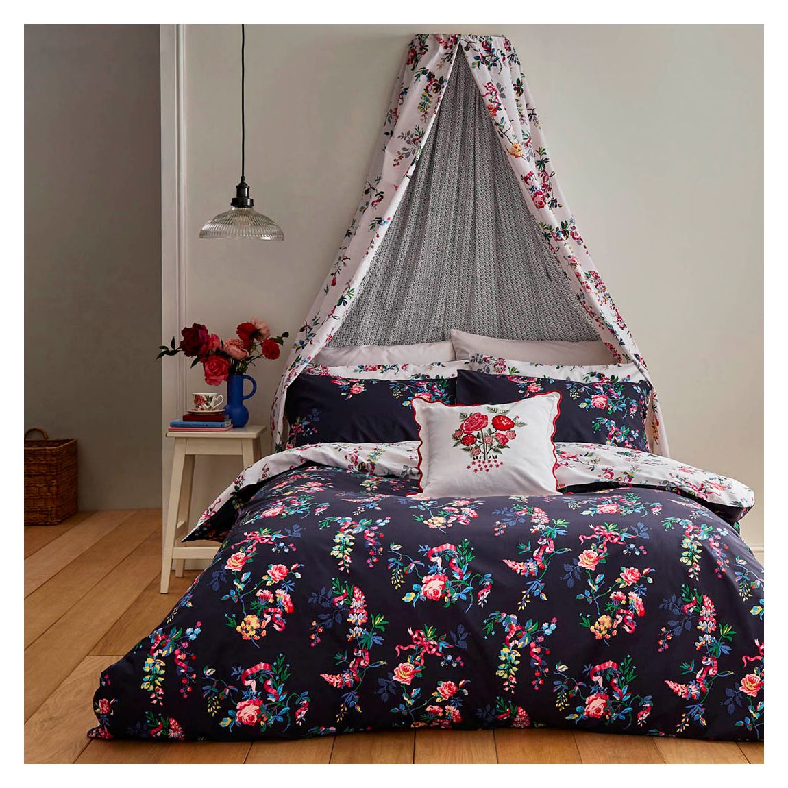 Ribbon Roses Single Bedset, Navy main product photo