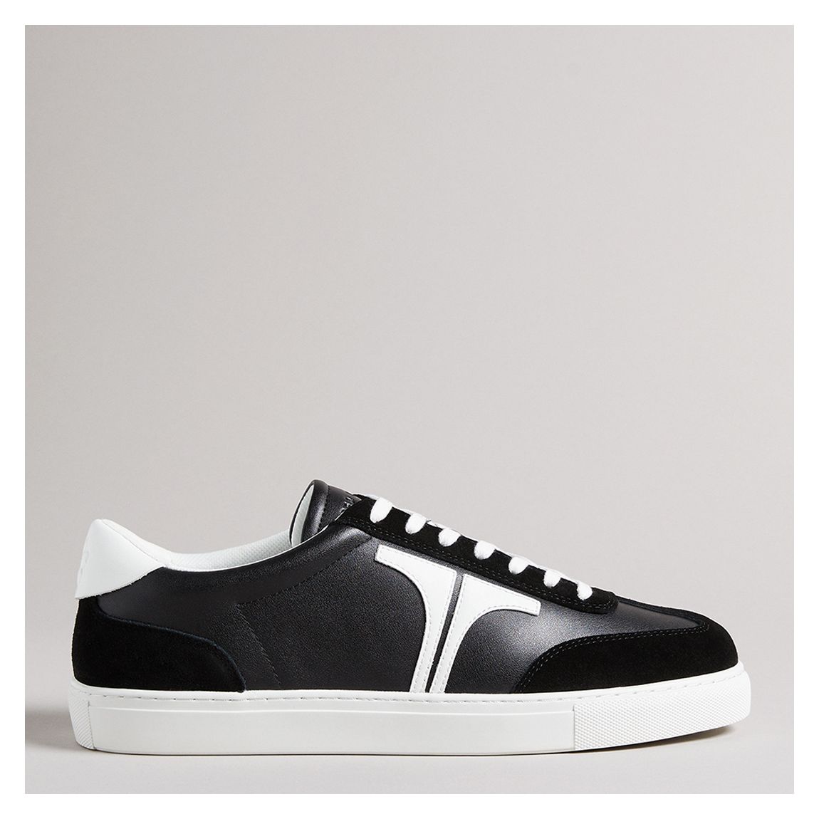 Black Leather Robbert Retro Trainers main product photo