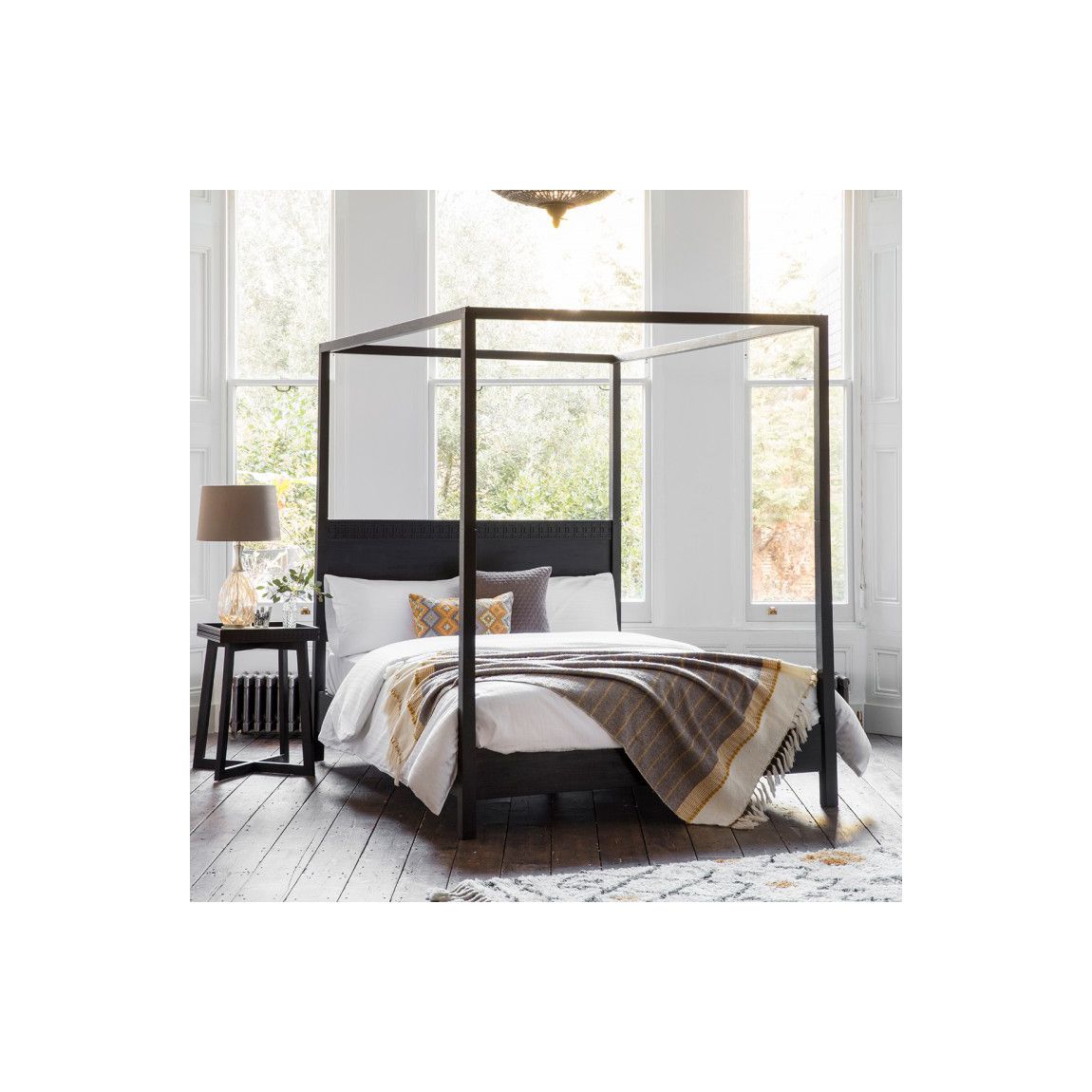 Tergul Black 4 Poster bed, King main product photo
