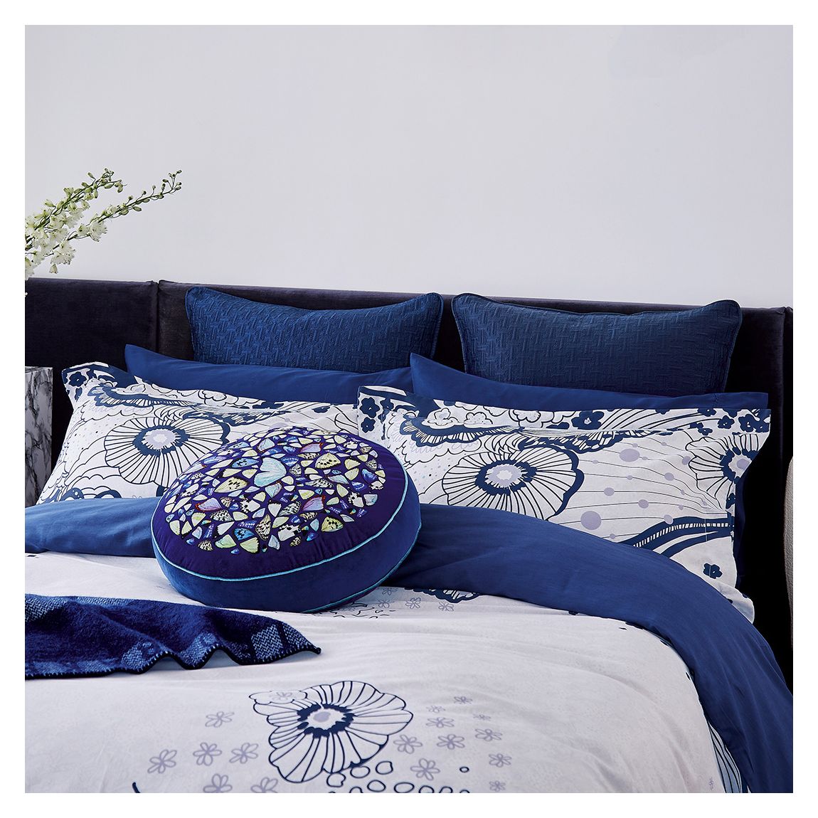 Swirl Floral Oxford Pillowcase, Navy main product photo