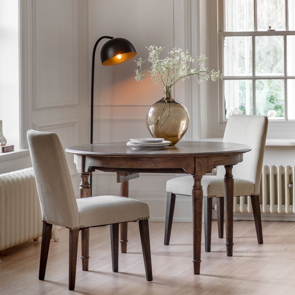 Willowby Ext Round Table main product photo
