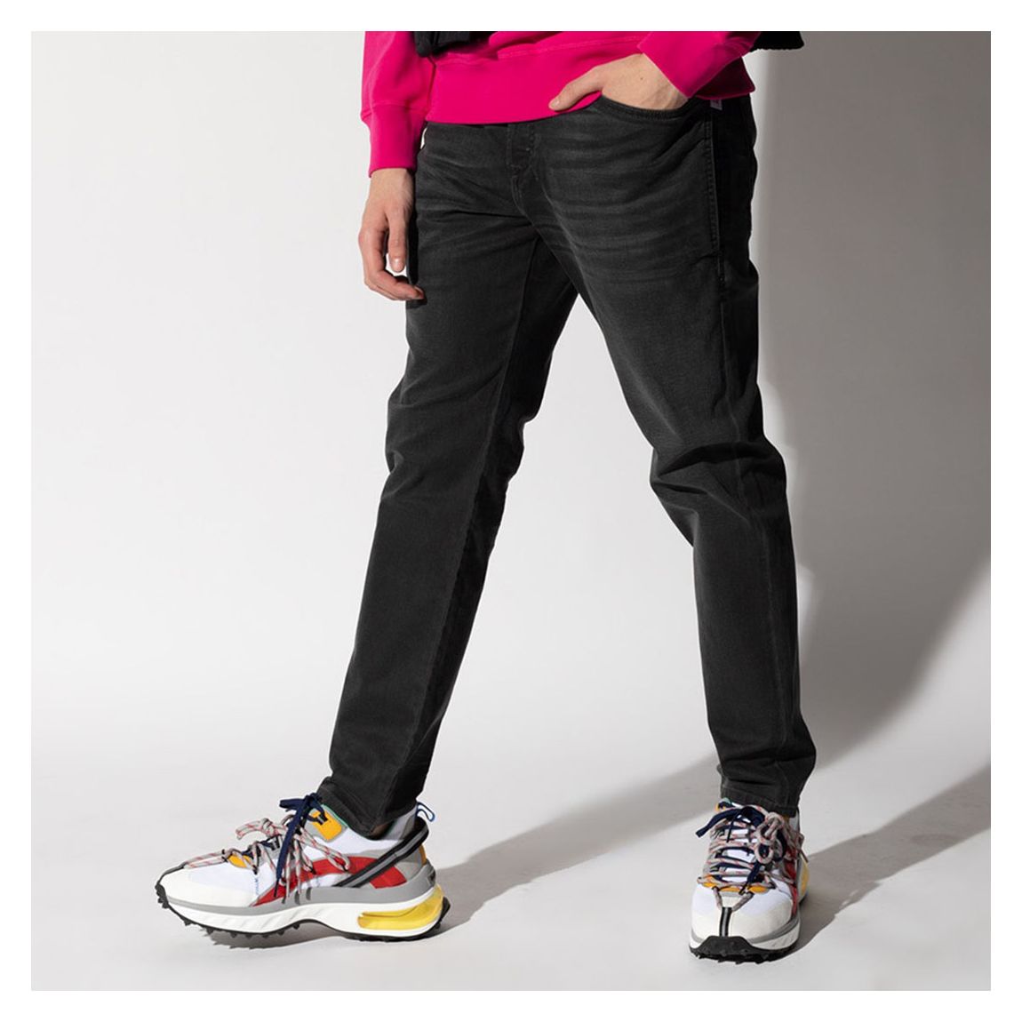 Washed Black D-Fining Tapered Stretch Jeans main product photo
