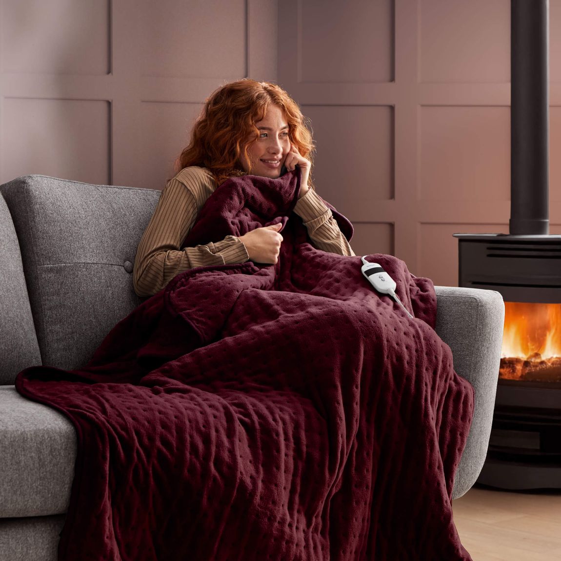 Silentnight Luxury Heated Throw - Berry main product photo