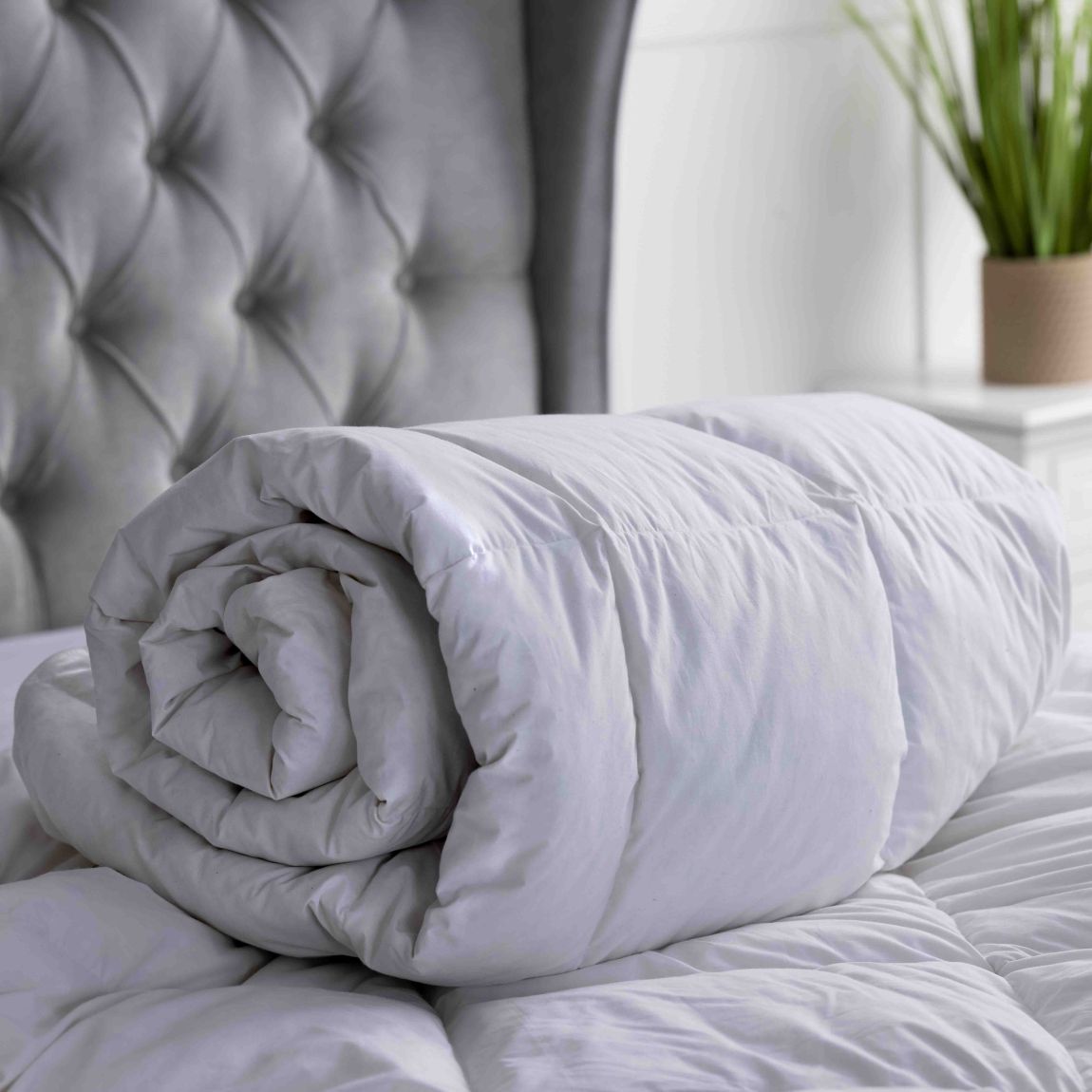 Hotel Suite 5 star Duck Down Duvets 10.5 tog Superking main product photo