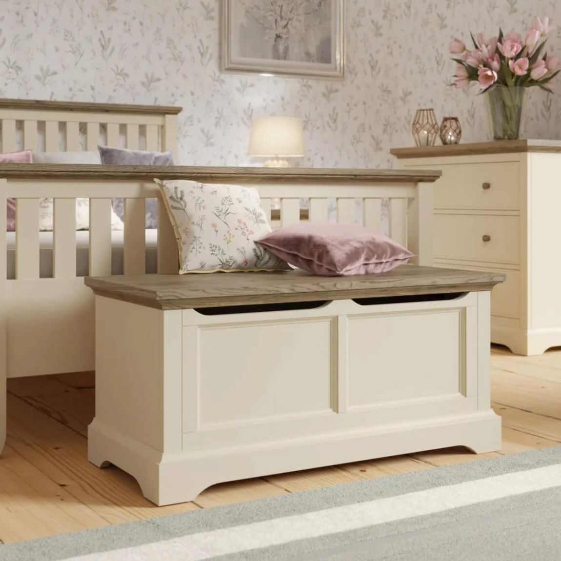 Oakham Blanket Box main product photo