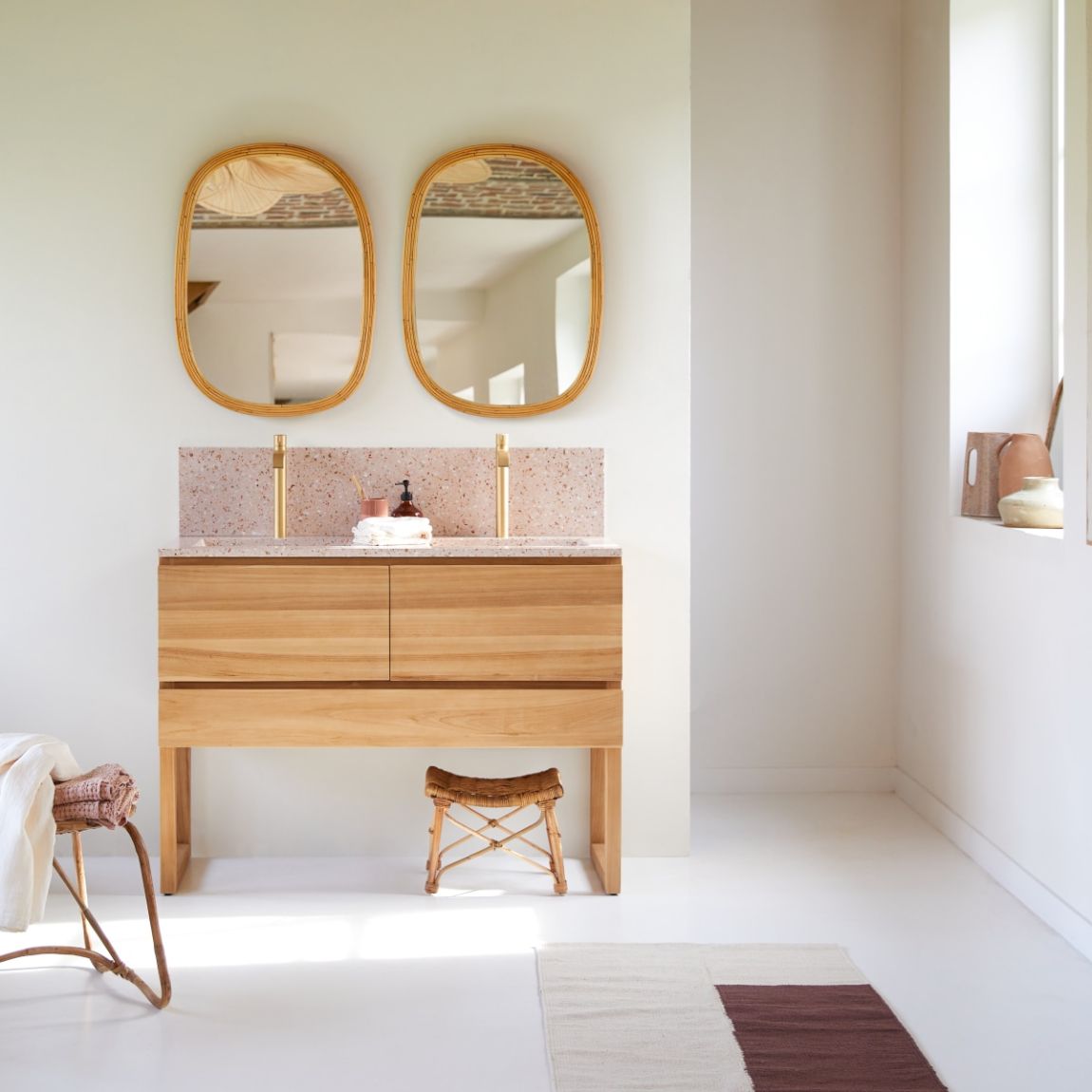 Edgar - Solid teak and premium pink terrazzo bathroom unit, 120 cm. main product photo