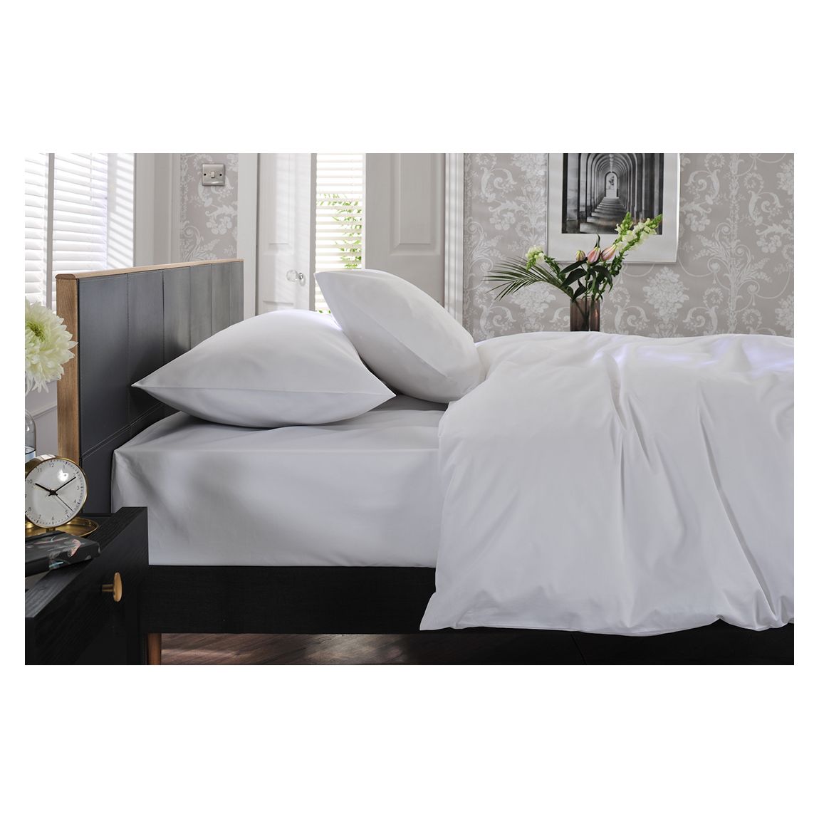 800 TC King Fitted Sheet, White main product photo