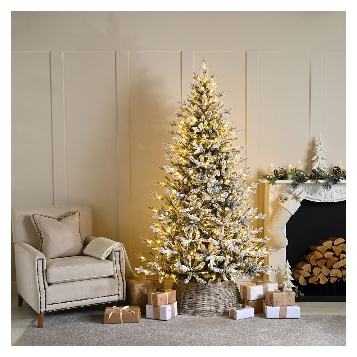 6ft Pre-Lit Topeca Pine Christmas Tree, Instant Light main product photo